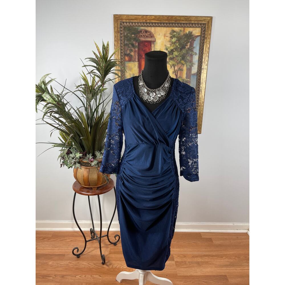 Women's Sheath Dress Large Navy Blue Scalloped Lace Regal Core Minimalist Glam